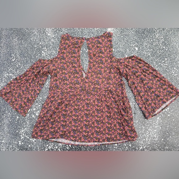 AEO | Romantic Floral Cold Shoulder Deep V-Neck  Blouse Size Medium - Picture 2 of 4